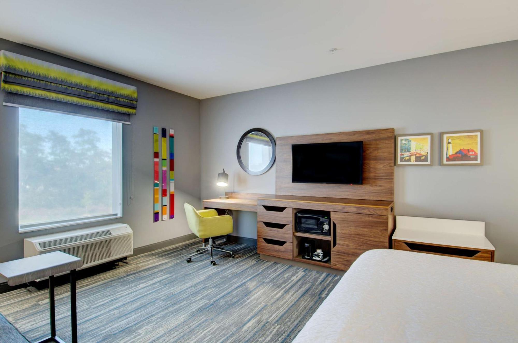 Hampton Inn & Suites Portland West Exterior photo